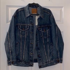 NWT Levi’s Oversized Denim Jacket